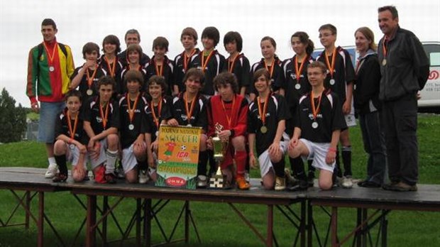L'équipe de Soccer U-14 de Rivière-du-Loup remporte un tournoi