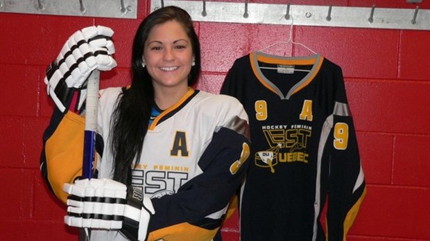 5 joueuses de la région goûteront au hockey collégial féminin