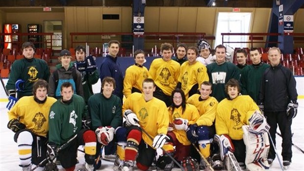 Hockey scolaire: le bronze pour les Sphinx de l’École secondaire de Rivière-du-Loup