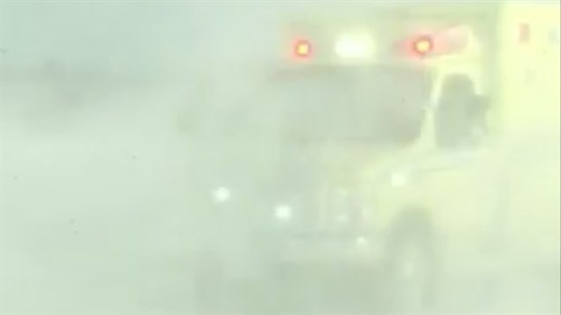 La visibilité réduite cause un carambolage sur l'autoroute 20
