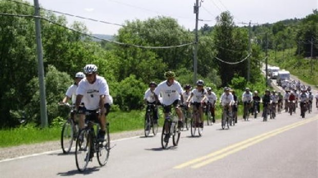 Le défi cycliste « Une route sans fin »: de Rivière-du-Loup à La Pocatière pour une bonne caussse