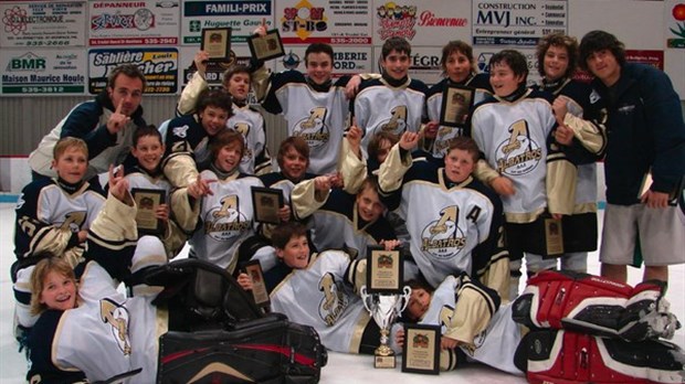 Des jeunes hockeyeurs toujours actifs