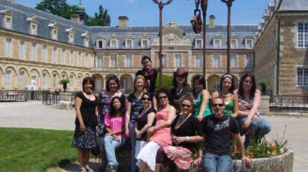 Des étudiantes de Rivière-du-Loup rehaussent le look d'un château de France