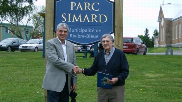 Rivière-Bleue dédie un parc à la famille Simard