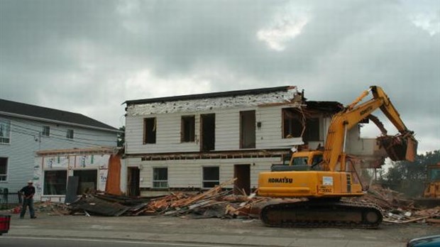 Démolition de l'ancien hôtel Lasalle à Rivière-du-Loup