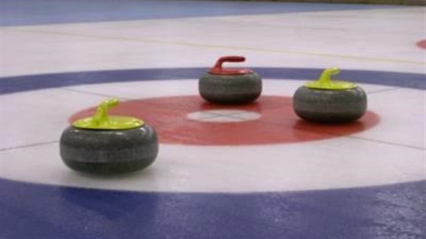 Jouez au curling à Rivière-du-Loup