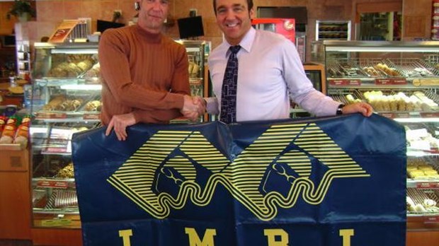 Tim Hortons s’associe au club de natation Les Loups Marins