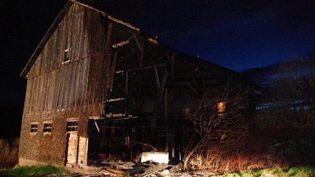 Grange en feu à Saint-Germain-de-Kamouraska