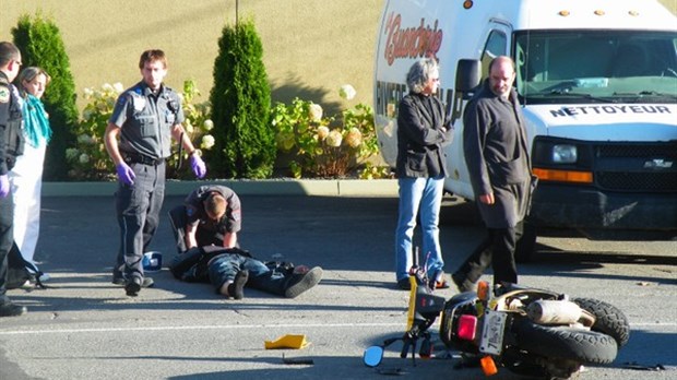 Un adolescent se blesse en scooter sur la rue Fraser