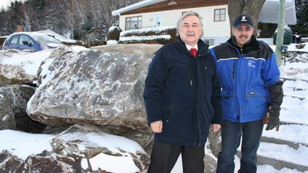 Une digue protège les berges à Notre-Dame-du-Portage