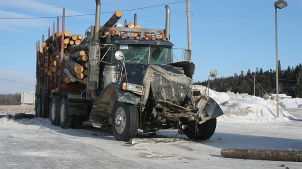 Collision entre poids lourds à Cacouna