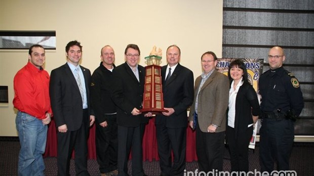 Hockey et souvenirs au Tournoi Pee-Wee Neige