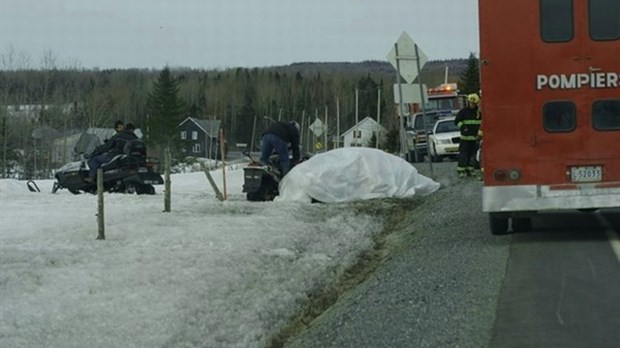 Un motoneigiste perd la vie à Saint-Honoré