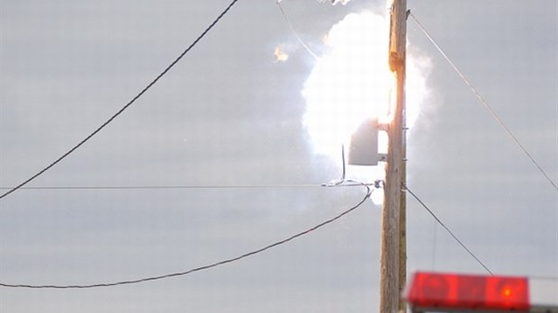 Un transformateur d'Hydro-Québec explose