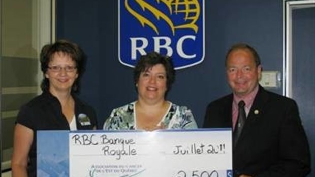 La Banque Royale remet 2 500$ à l’Association du cancer de l’Est du Québec