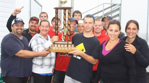 La famille Chouinard s’illustre au tournoi de balle donnée
