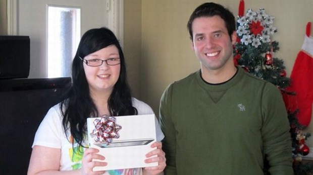 Concours du Cégep: Stéfanie Gélinas remporte le iPad 2
