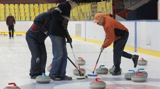 Nos joueurs de curling en tournoi à Québec