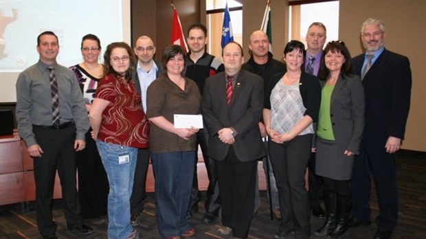 Rivière-du-Loup remet 10 000$ à cinq clubs sportifs