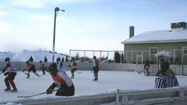 Tournoi de hockey amical à Saint-Modeste
