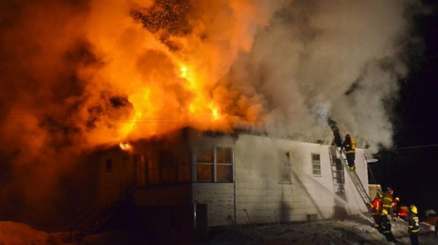 Une maison rasée par les flammes à Rivière-Bleue