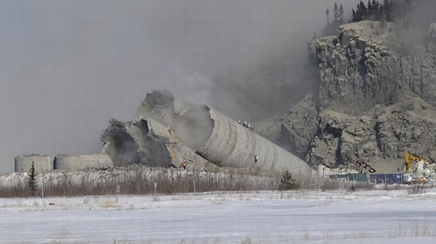 Et tombent les silos à ciment de Cacouna