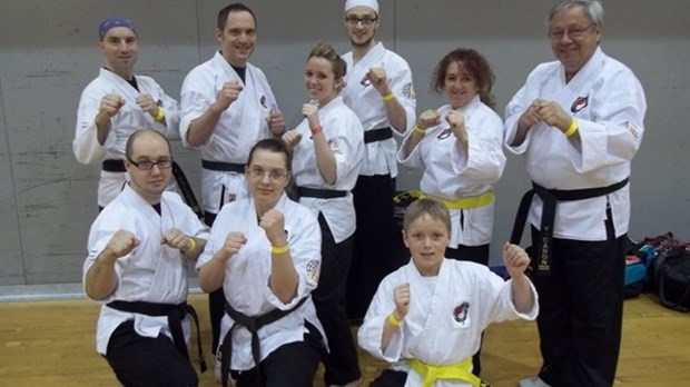 12 membres du Karaté Kempo 2000 au Budofest II