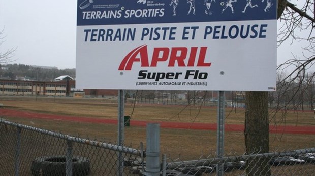 April Super Flo donne son nom au terrain de piste et pelouse