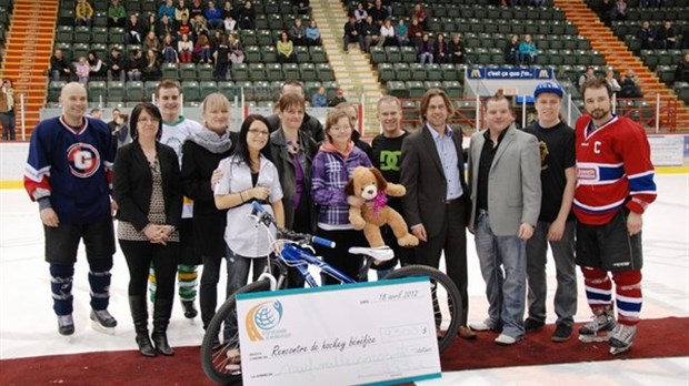 Une partie de hockey qui rapporte près de 10 000$