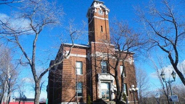 Ville de Rivière-du-Loup: les syndiqués des loisirs rejettent l’offre à 67%