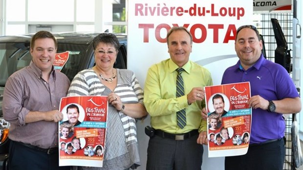 12 humoristes au Centre Premier Tech cet été