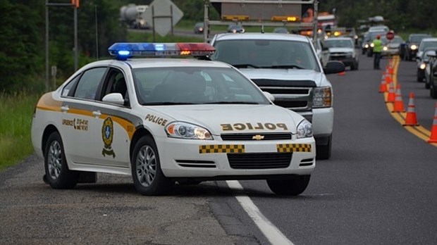 Un poids lourd se renverse sur la route 185