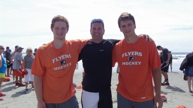 Clapperton et Émond au camp estival des Flyers