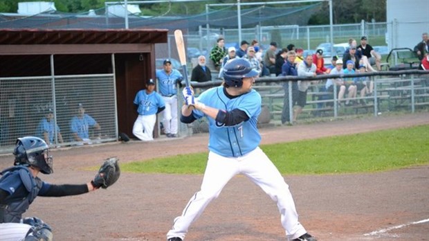 Rivière-du-Loup remporte un match marathon