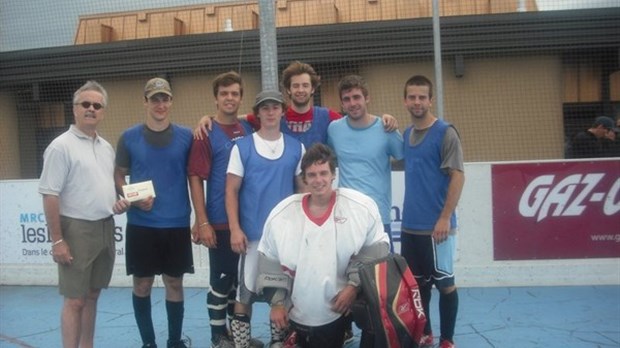 The Expendables, champions du Tournoi de hockey-boule Gaz-O-Bar