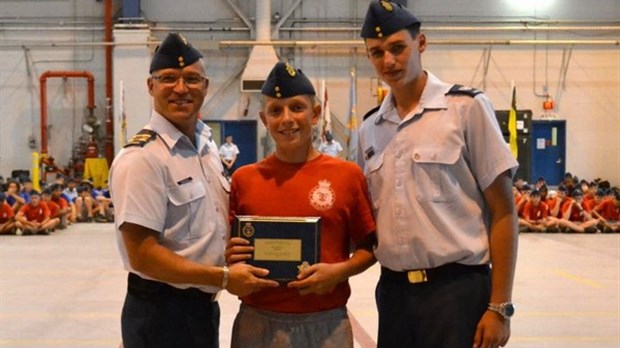 Deux cadets se distinguent au camp d’été