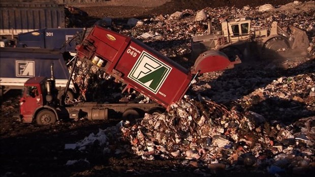 Projections du documentaire La PouBelle Province