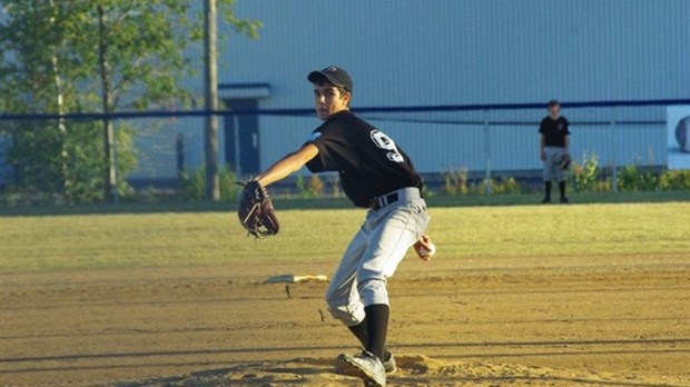Samuel D’Auteuil au gala méritas de Baseball Québec