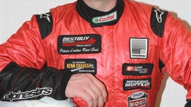 Simon Dion-Viens remet sa bourse du SuperMotocross à la fondation Maxto