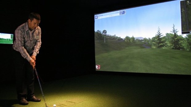 Un simulateur de golf au Cégep de Rivière-du-Loup