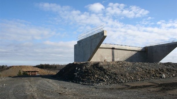 Autoroute 20: travaux suspendus au pont de la rivière Verte