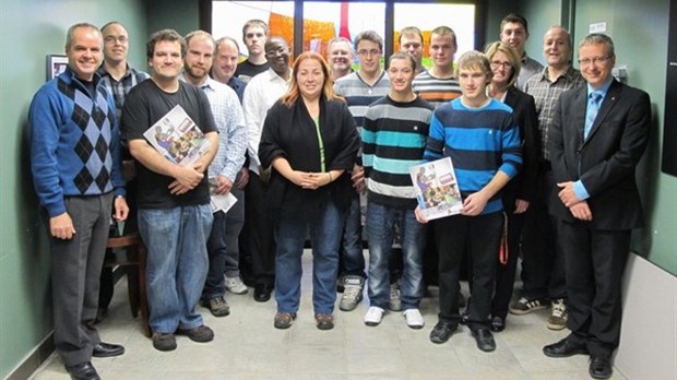 Bourse de réussite pour 8 étudiants du département de technologie de l’électronique industrielle