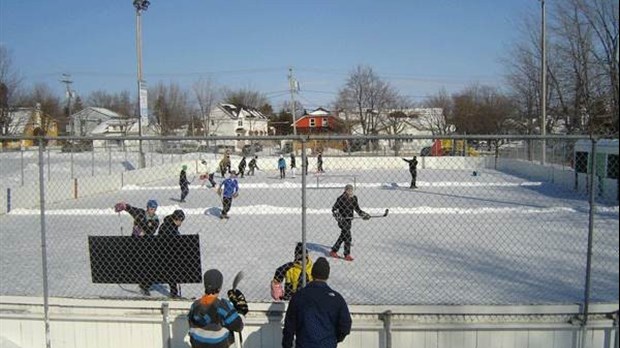 Période d’inscription au tournoi de pond hockey