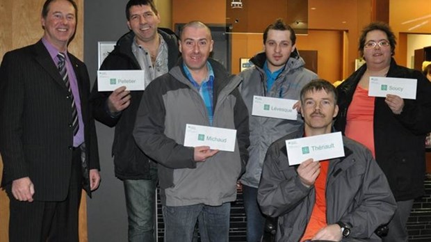 5 gagnants ont vu la pièce Broue grâce à Desjardins