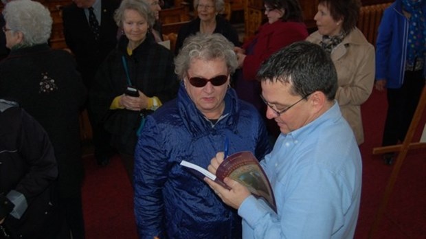 Près de 150 personnes au lancement du livre  «  Les messagers de Saint-Frère-André »