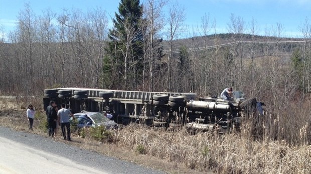 Collision et sortie de route sur la route 185