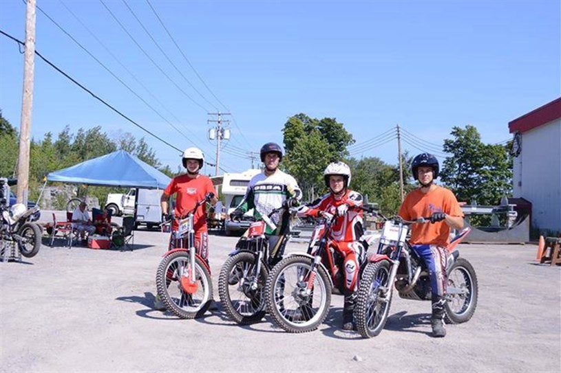 Comp tition de moto et v lo trial