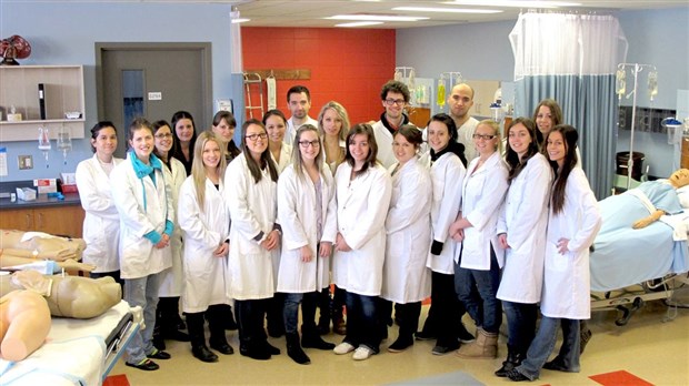 Une centaine d’étudiants en soins infirmiers en stage