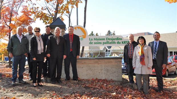 Nouvelle enseigne pour la Maison Desjardins de soins palliatifs du KRTB