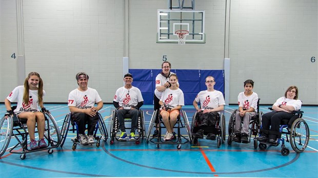 Un premier tournoi de basketball en fauteuil roulant